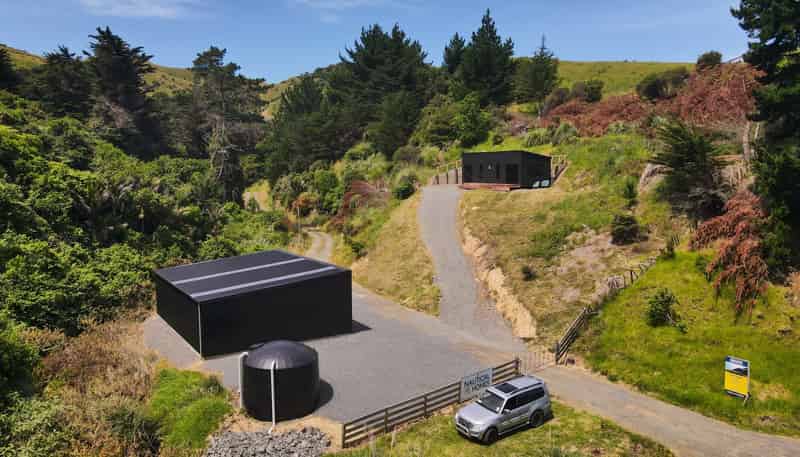 1000A Thames Coast Road, Kereta