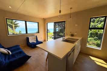 1000A Thames Coast Road, Kereta