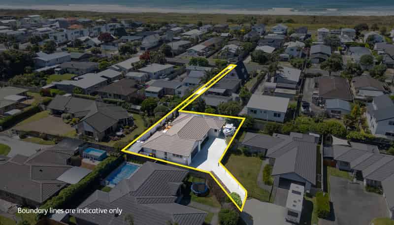 22 Butterworth Crescent, Papamoa Beach