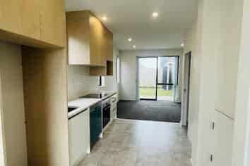 5/1 Sylvan Crescent, Te Atatu South