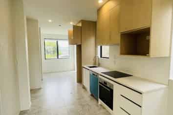 5/1 Sylvan Crescent, Te Atatu South