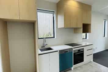 5/1 Sylvan Crescent, Te Atatu South