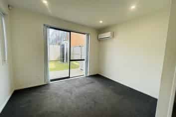 5/1 Sylvan Crescent, Te Atatu South