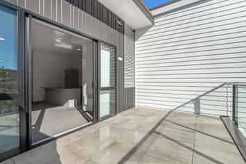 17/11 CARLOS DRIVE, Flat Bush