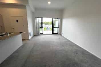 17/11 Carlos Drive, Flat Bush