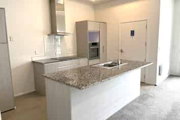 17/11 Carlos Drive, Flat Bush