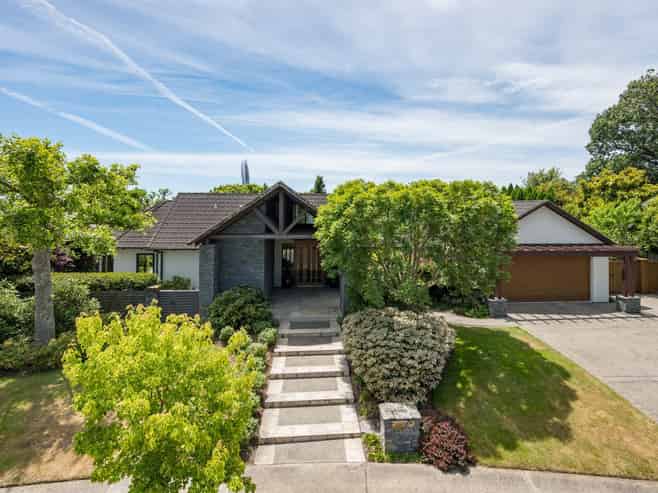 11 Heron Grove, Richmond