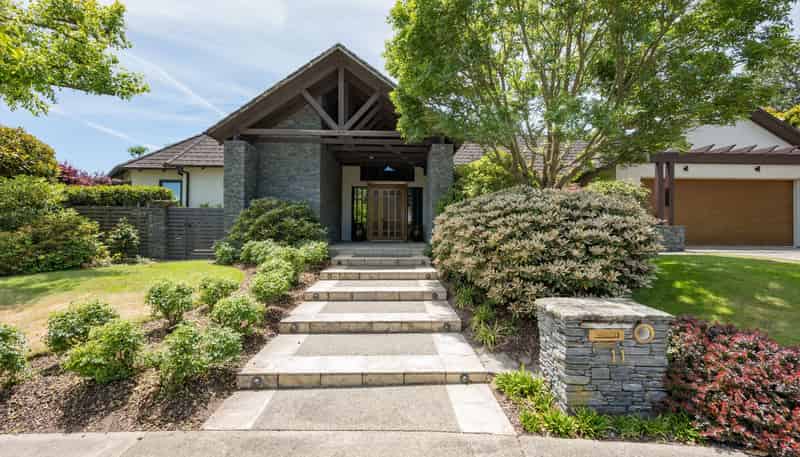 11 Heron Grove, Richmond