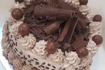 Ice Cream shop in popular mall