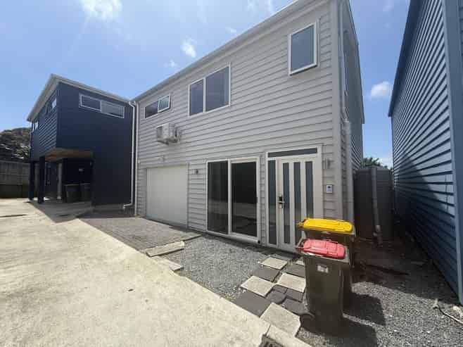 10D Blossom Lane, Manurewa