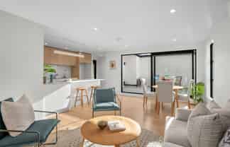 24/200 Knights Road, Central Hutt