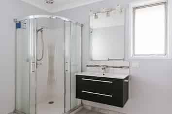 266A Lakes Boulevard, Pyes Pa