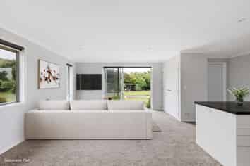 266A Lakes Boulevard, Pyes Pa