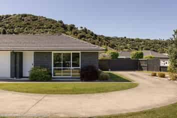 266A Lakes Boulevard, Pyes Pa