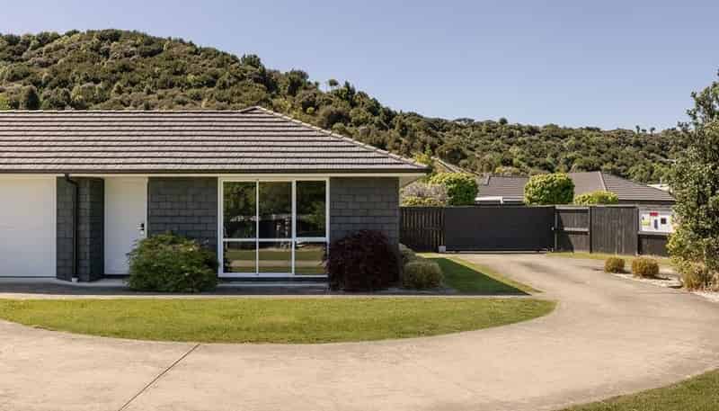 266A Lakes Boulevard, Pyes Pa