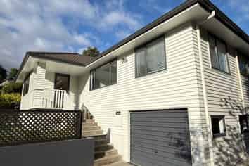 34A The Ridgeway, Enner Glynn