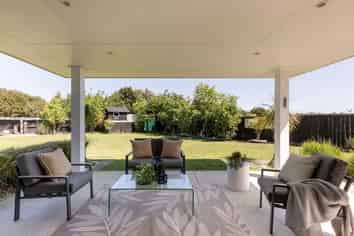 266 Lakes Boulevard, Pyes Pa