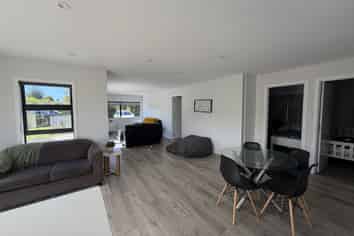 74 Catherine Crescent (Downstairs), Whitianga