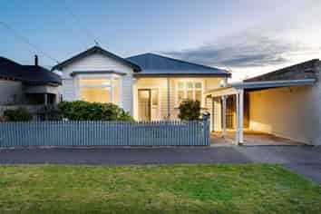 6 Alma Street, Saint Kilda