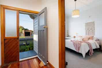 6 Alma Street, Saint Kilda