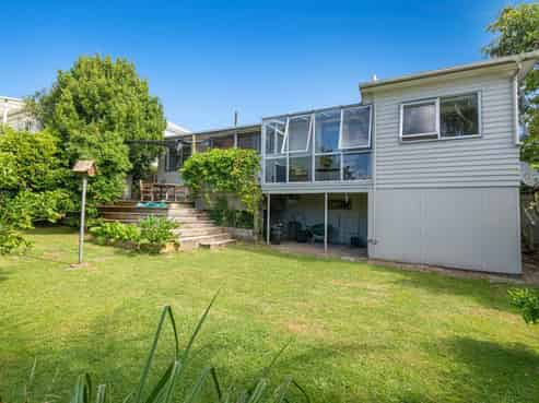 6 Karaka Street, Helensville