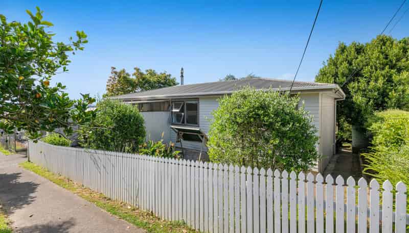 6 Karaka Street, Helensville