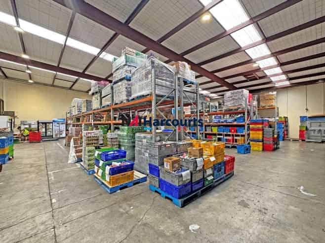 Warehouse with Yard - Mt Wellington