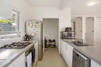 2/15 Bridgewater Road, Parnell