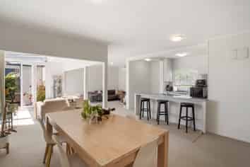2/15 Bridgewater Road, Parnell