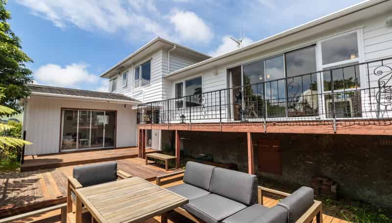 17 Peterhouse Street, Tawa