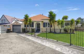 7a Nathan Place, West End