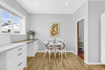 7a Nathan Place, West End