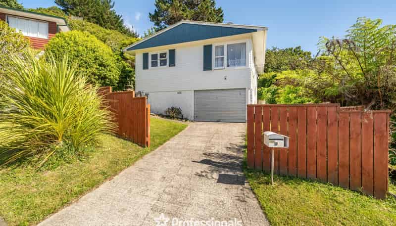 8 Harlow Grove, Wainuiomata