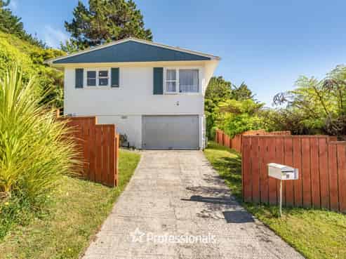8 Harlow Grove, Wainuiomata