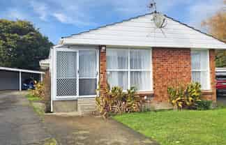 10 Amberley Grove, Belmont