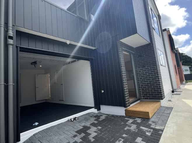 28B Greenmeadows Avenue, Manurewa East