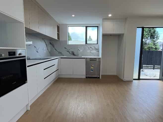 28B Greenmeadows Avenue, Manurewa East