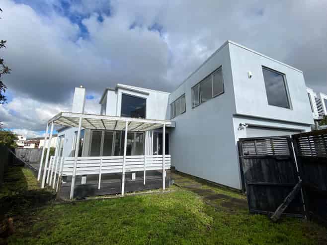 25c Walmsley Road, St Heliers