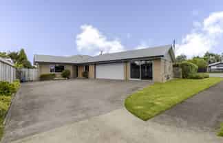 2 Oakwood Drive, Highlands Park