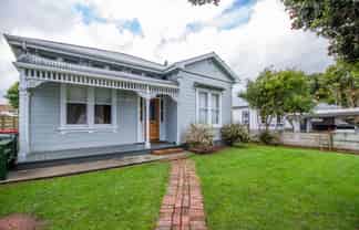 17 Rossiter Avenue, Waterloo