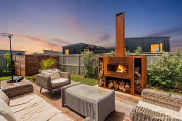 2 Kotare Way, Matarangi