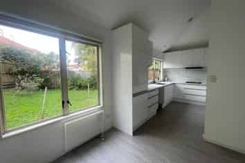 3 Dainton Place, New Lynn