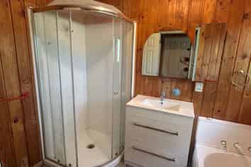 76 Kaipara Coast Highway, Helensville