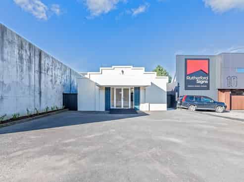 Versatile City Fringe Offering