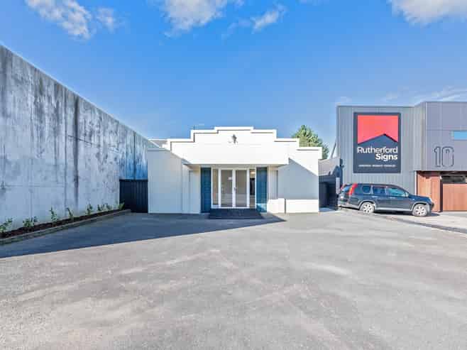 Versatile City Fringe Offering