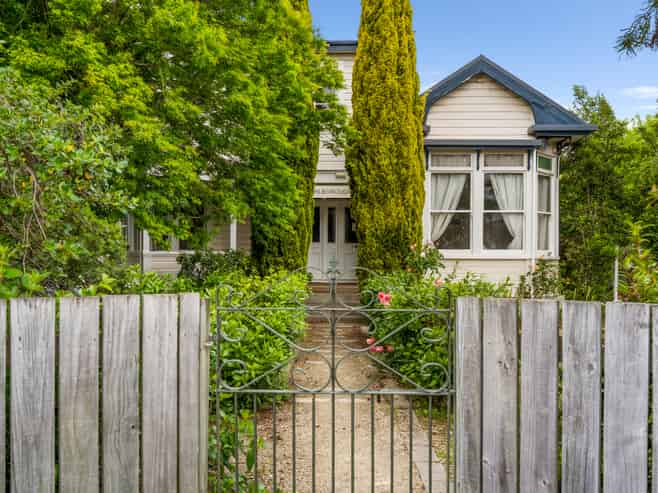 Character Home close to CBD. Office, Home or Both?