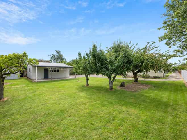 42 Dillons Point Road, Islington