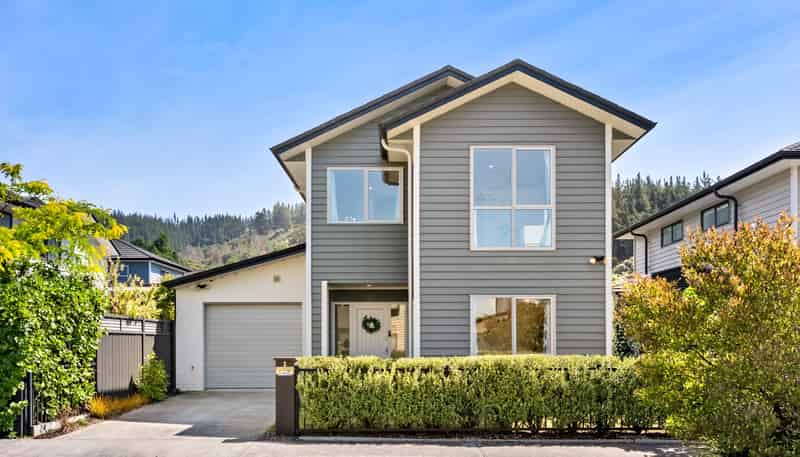 1 Chalfont Road, Silverstream