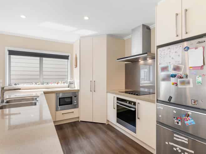 1 Chalfont Road, Silverstream