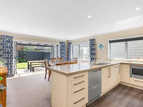 1 Chalfont Road, Silverstream